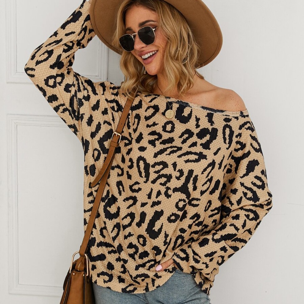 Leopard print loose fit long sleeve top - Picture 1 of 6